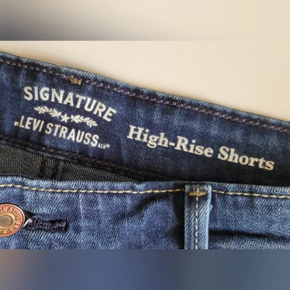 ☀️ Levi Signature High-Rise Denim Shorts - Picture 3 of 8